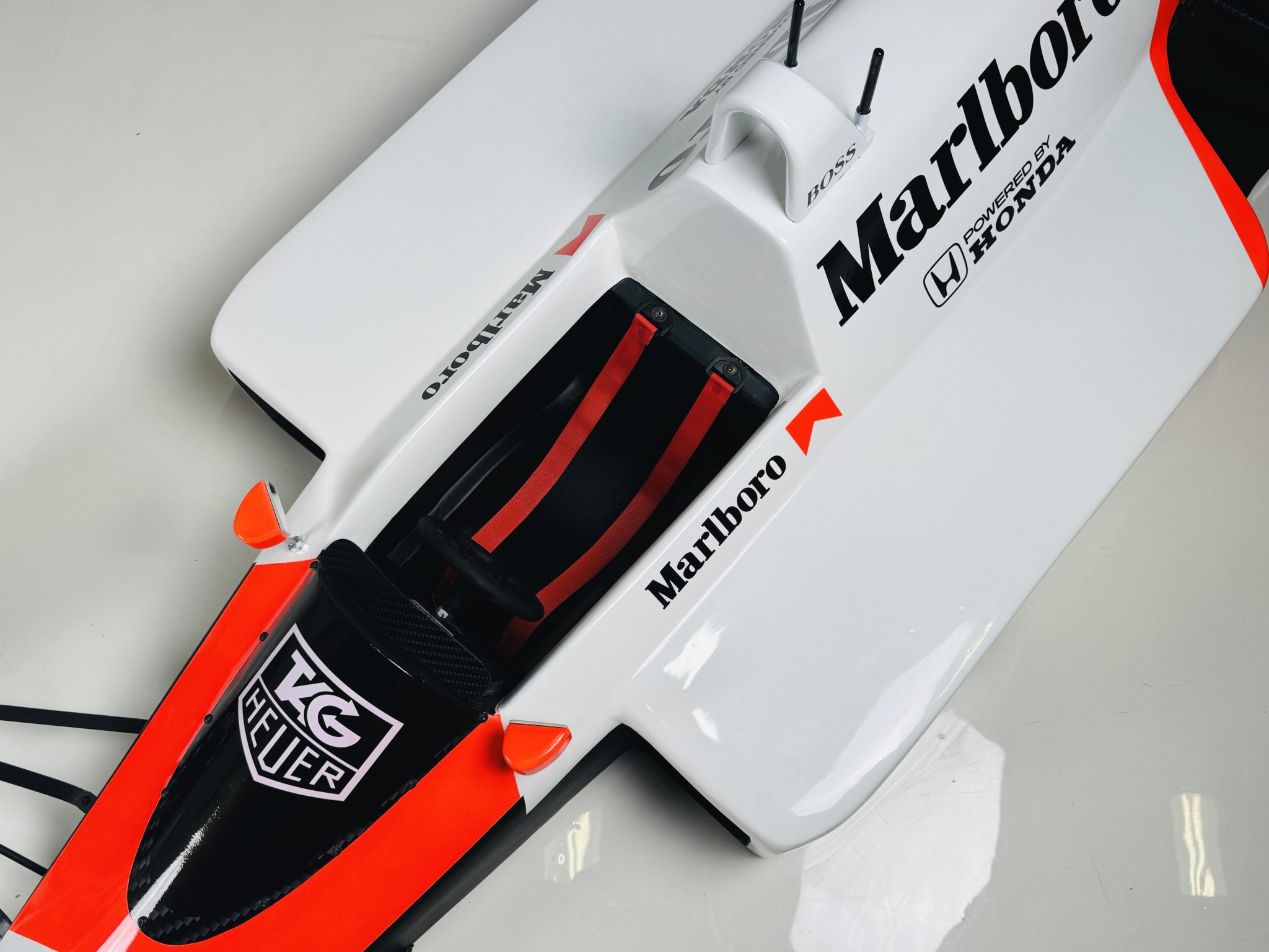 1988_partial-scale-mclaren-mp44-display-model_partial-scale-mclaren-mp44-display-model_IMG_2754-2-80402-scaled.jpg