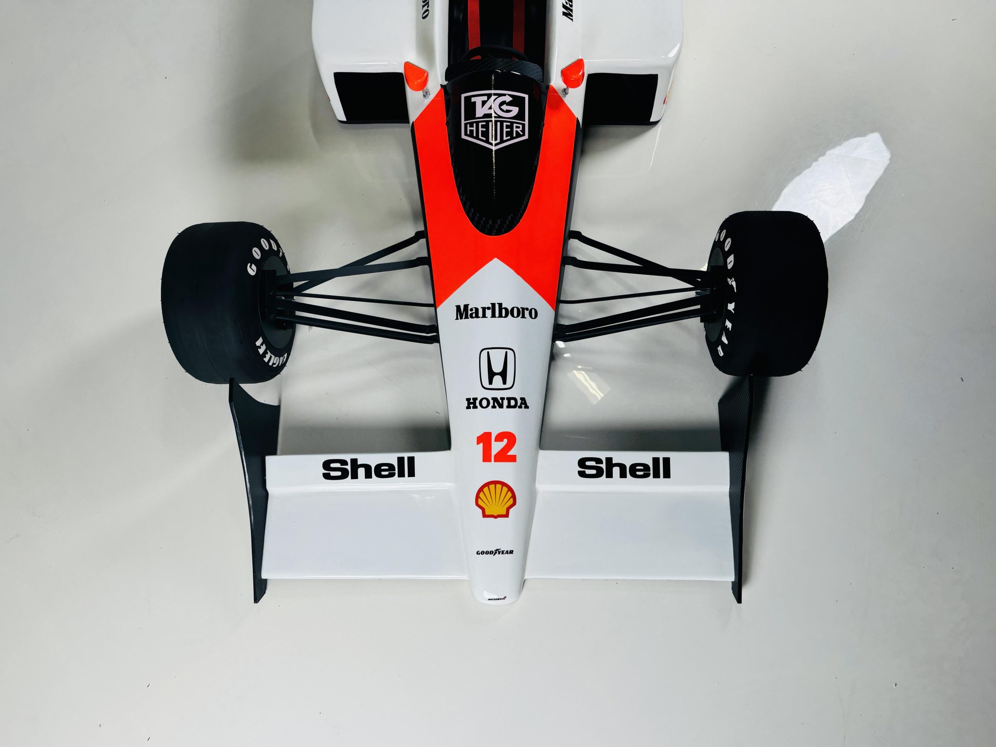 1988_partial-scale-mclaren-mp44-display-model_partial-scale-mclaren-mp44-display-model_IMG_2740-2-80967-scaled.jpg