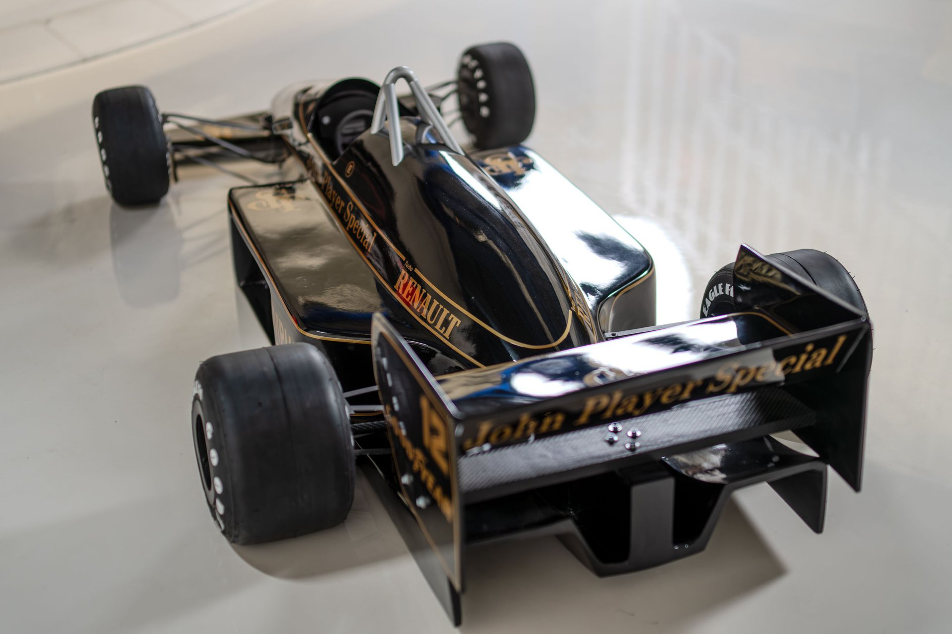 1985-lotus-97t (7).png