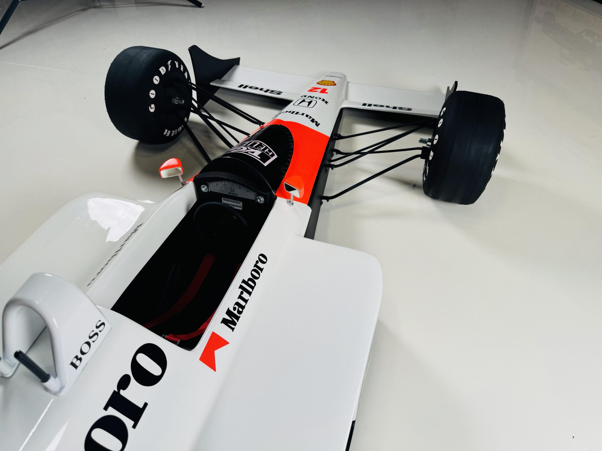 1988_partial-scale-mclaren-mp44-display-model_partial-scale-mclaren-mp44-display-model_IMG_2743-2-80989-scaled.jpg